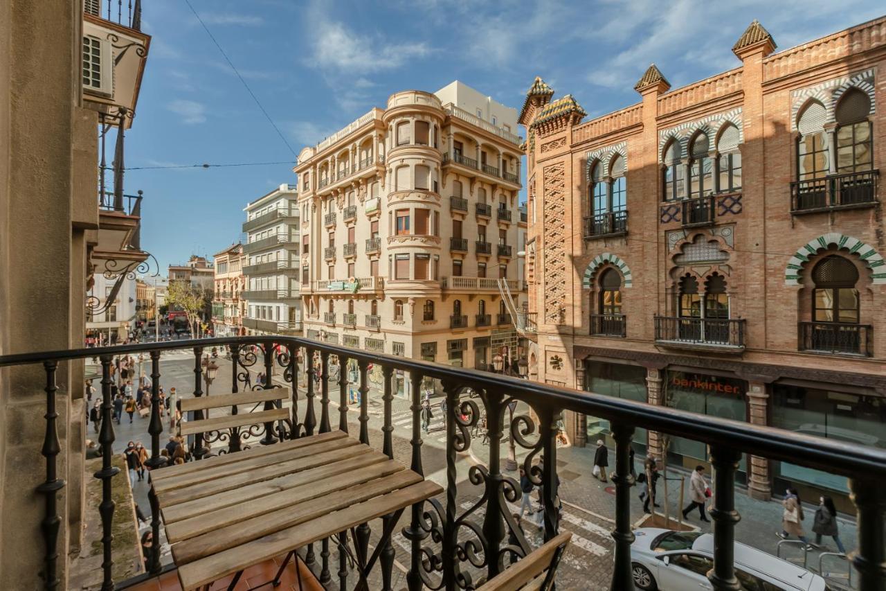 Avanti La Campana, Con Un Balcon Que Te Enamorara Del Ambiente De Sevilla Ngoại thất bức ảnh