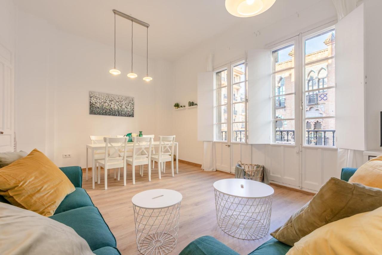 Avanti La Campana, Con Un Balcon Que Te Enamorara Del Ambiente De Sevilla Ngoại thất bức ảnh