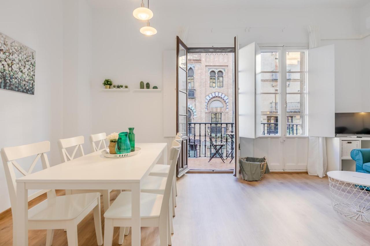 Avanti La Campana, Con Un Balcon Que Te Enamorara Del Ambiente De Sevilla Ngoại thất bức ảnh