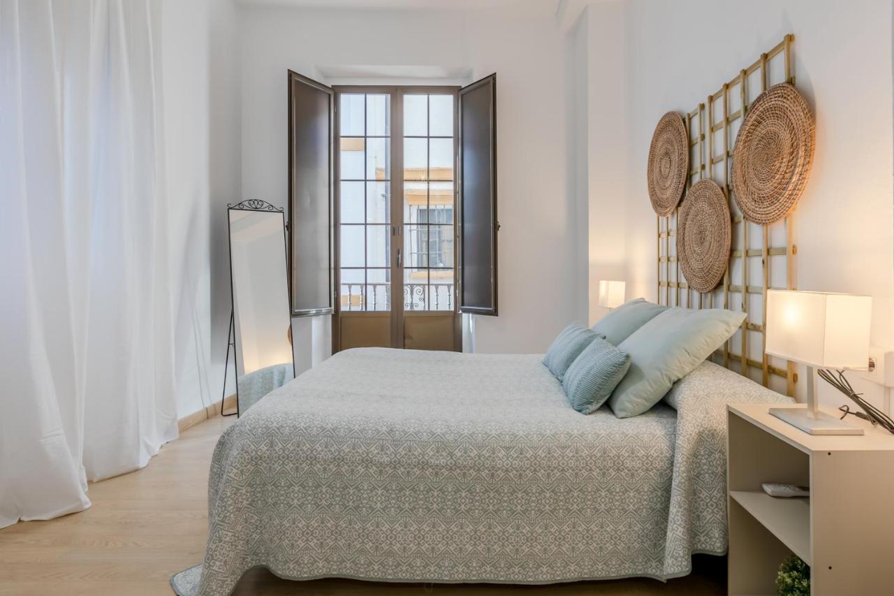Avanti La Campana, Con Un Balcon Que Te Enamorara Del Ambiente De Sevilla Ngoại thất bức ảnh