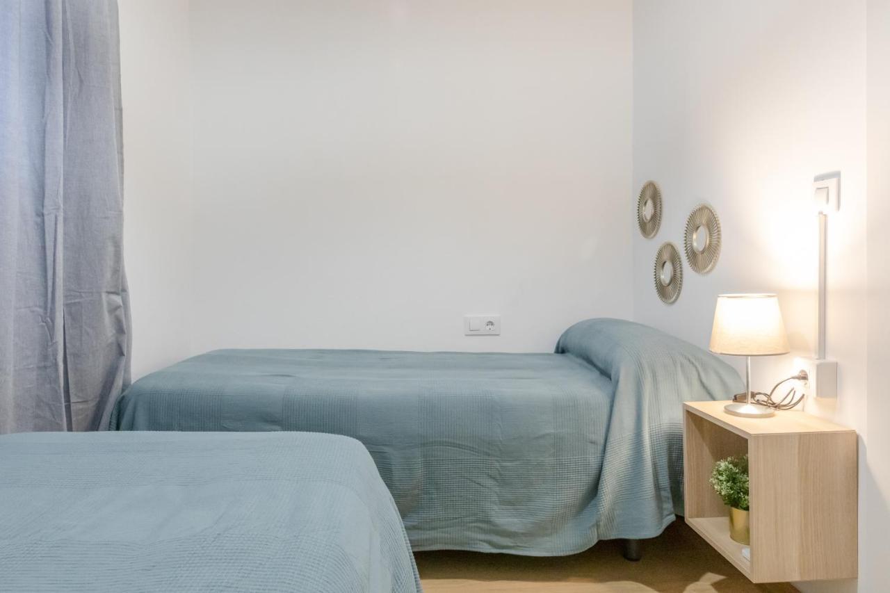 Avanti La Campana, Con Un Balcon Que Te Enamorara Del Ambiente De Sevilla Ngoại thất bức ảnh